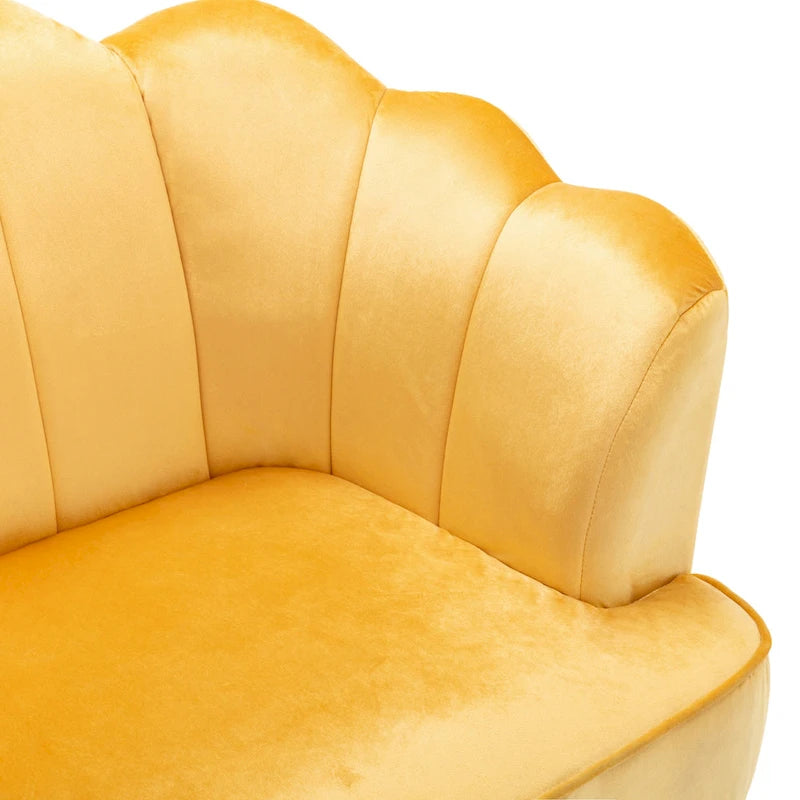 Divano a 3 posti in velluto con schienale a conchiglia, colori vari con gambe dorate