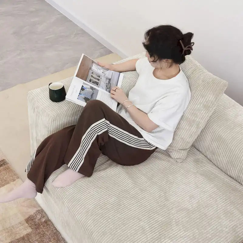 Divano sezionale a L reversibile a 3 posti in velluto a coste beige/marrone chiaro/nero con pouf