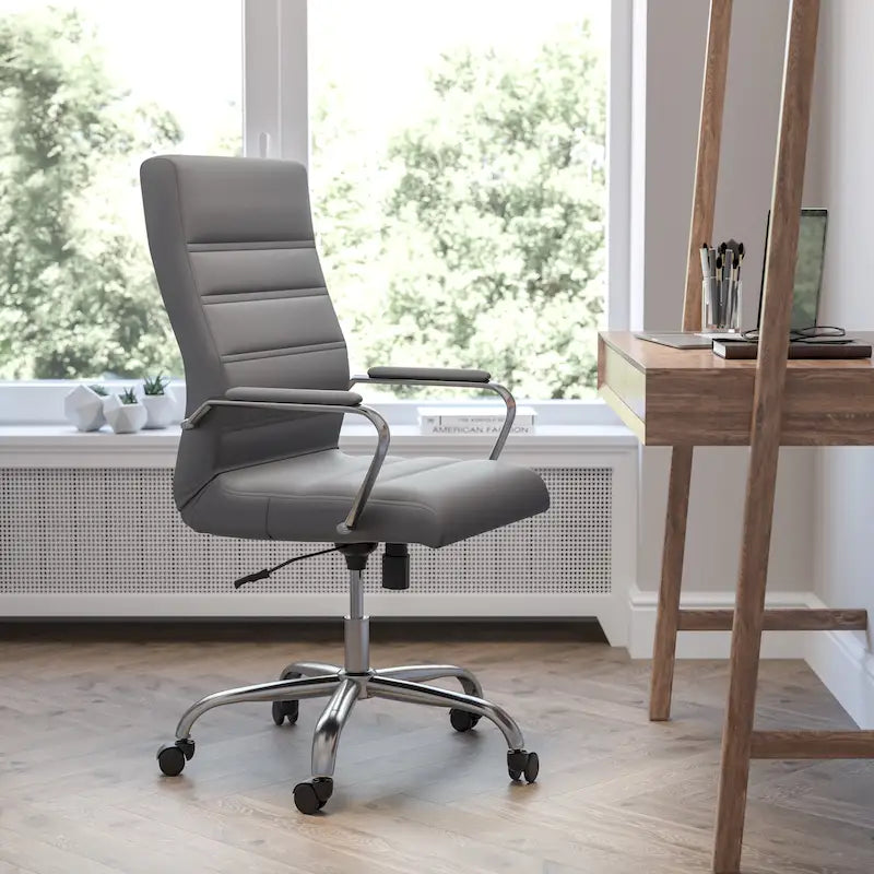 Sedia da ufficio girevole in similpelle con schienale alto, colori assortiti, struttura cromata/nera/dorata/oro rosa – 1 Persona