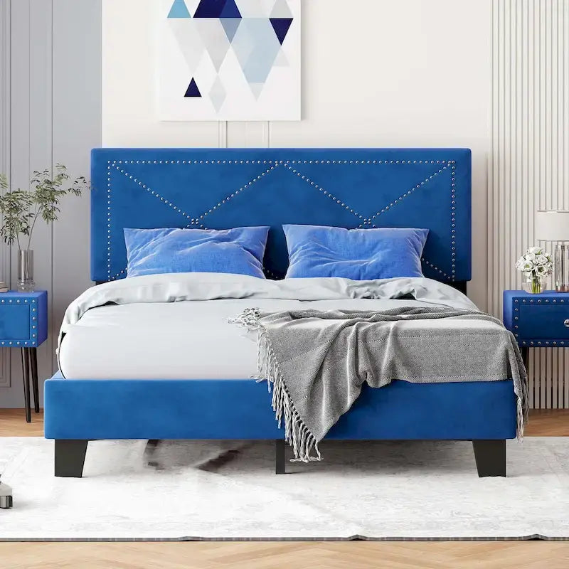 Struttura letto matrimoniale in velluto beige/blu con testiera rivettata, per 2