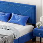 Struttura letto matrimoniale in velluto beige/blu con testiera rivettata, per 2